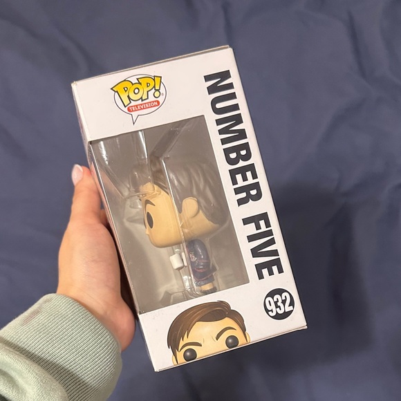 Funko Pop! Number Five with Coffee Cup - Picture 2 of 4